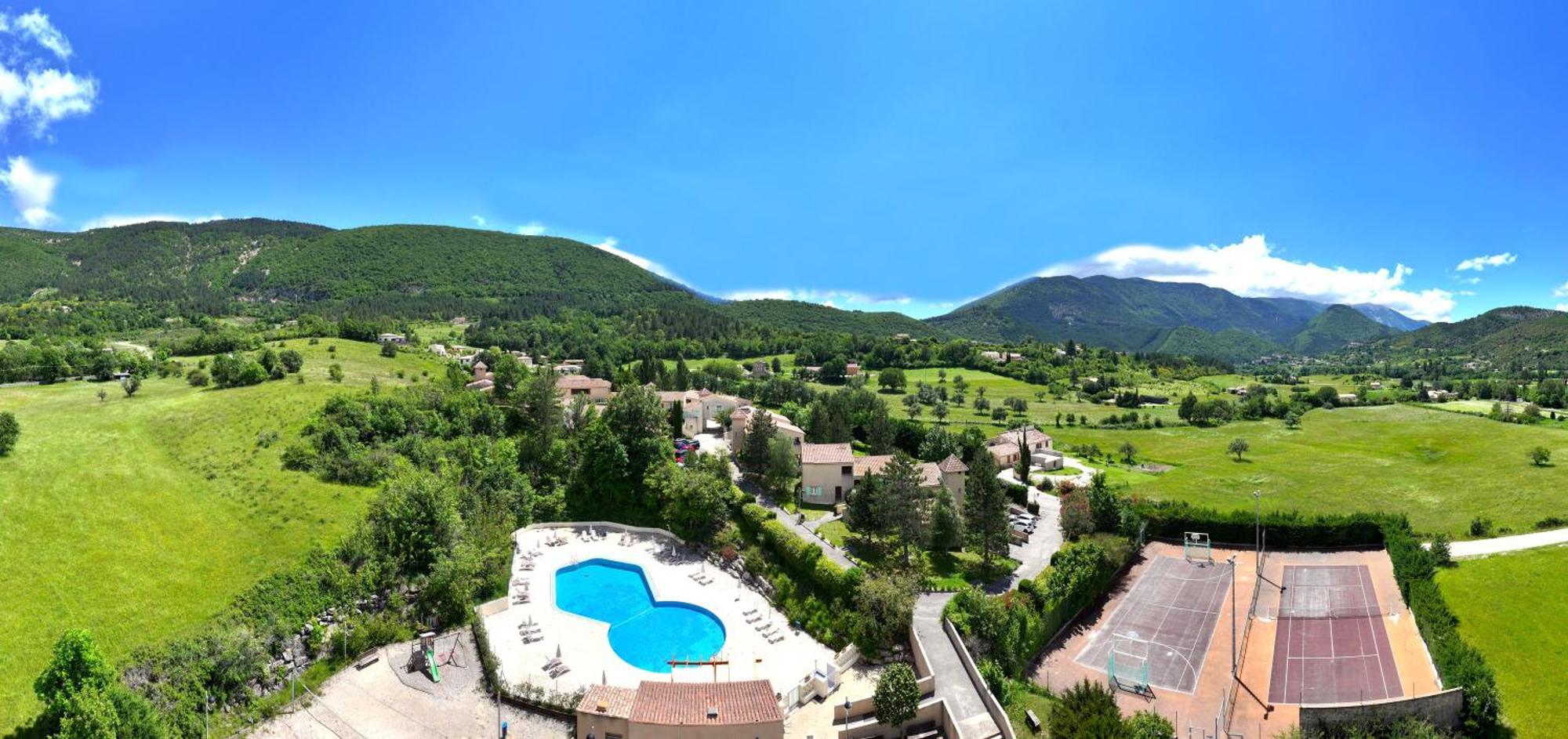 Vacances Leo Lagrange - Le Village Des Lavandes Montbrun-les-Bains Buitenkant foto