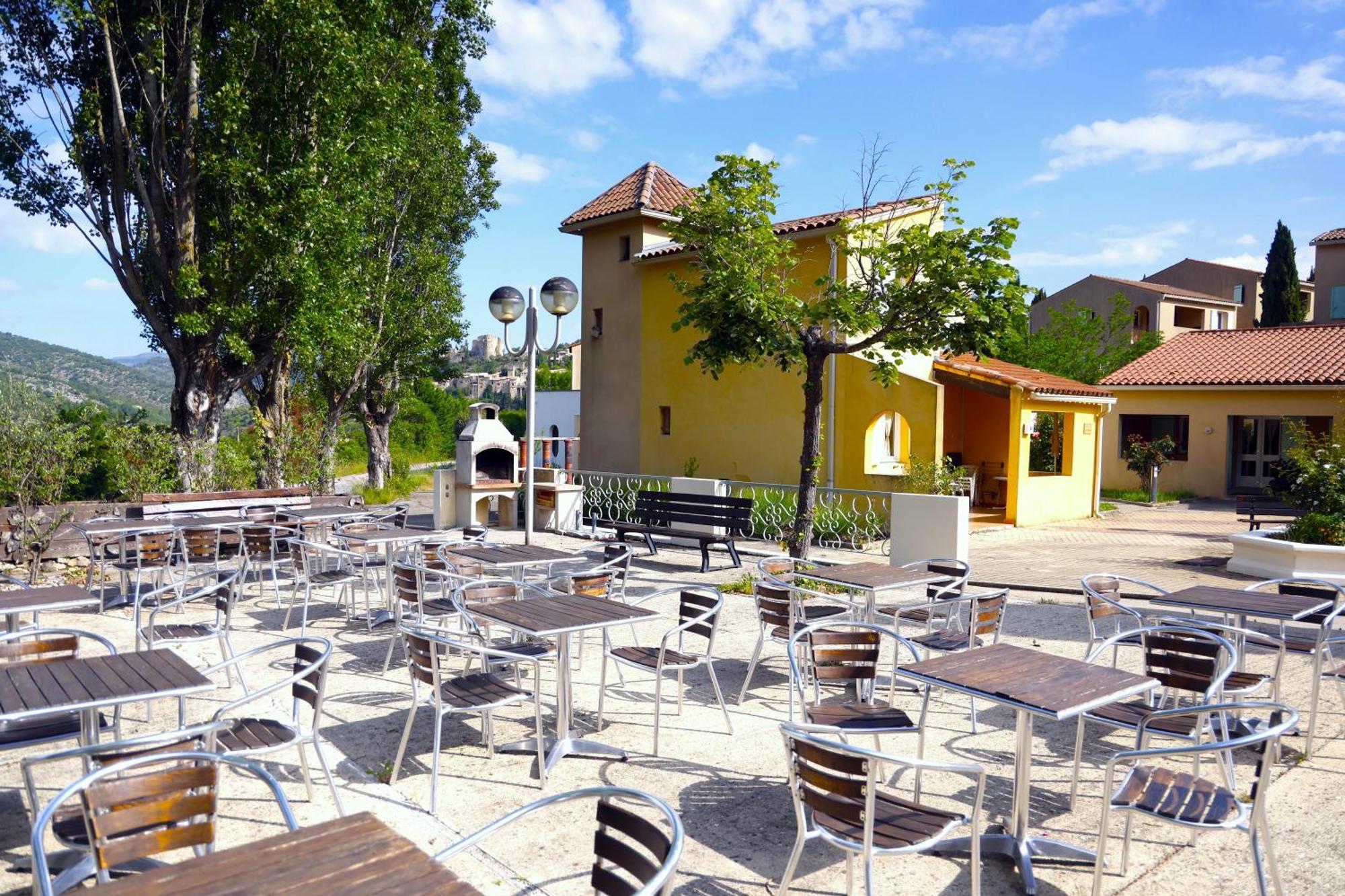 Vacances Leo Lagrange - Le Village Des Lavandes Montbrun-les-Bains Buitenkant foto